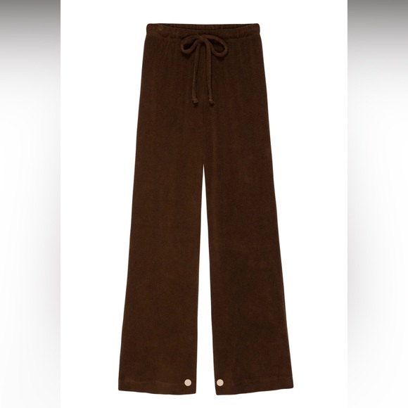 Brand new with tags still attached! - Picture 1 of 4